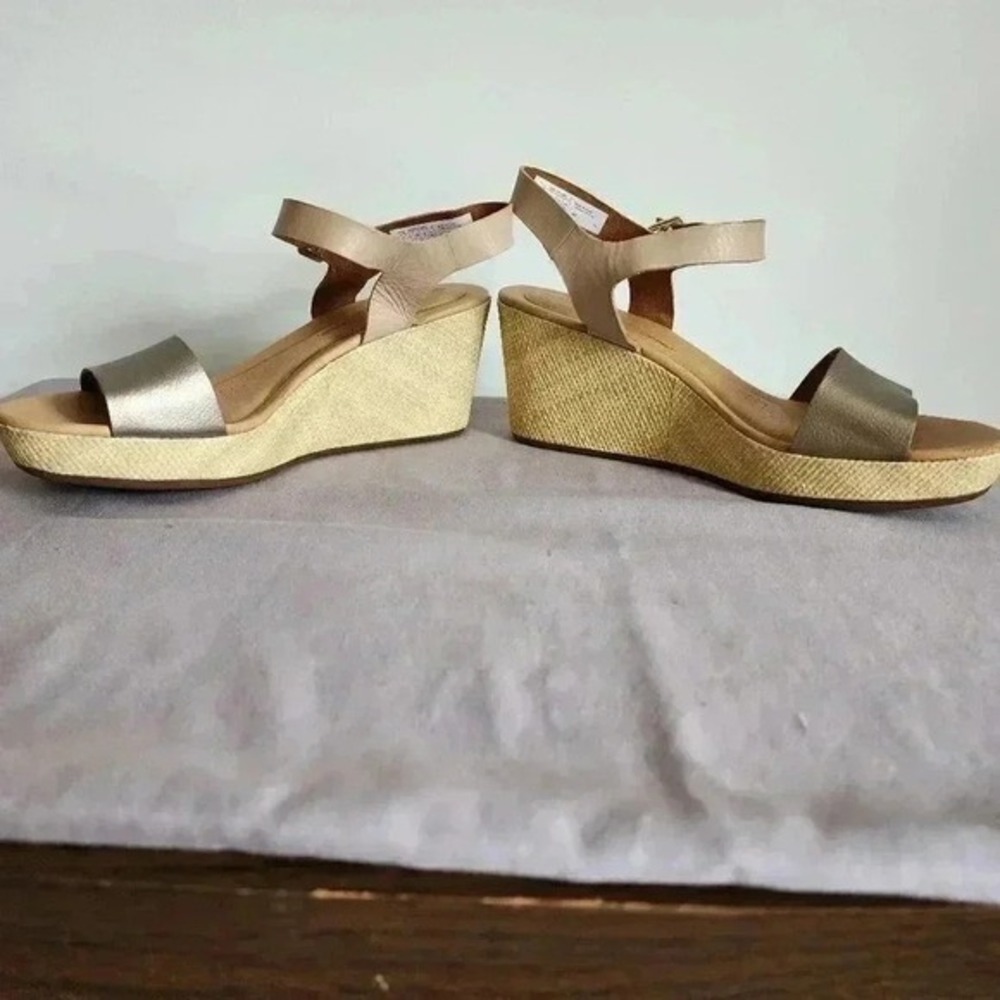 Rockport Sling Wedge Sandals Metallic Gold Beige Leather Womens 10 - Picture 2 of 6